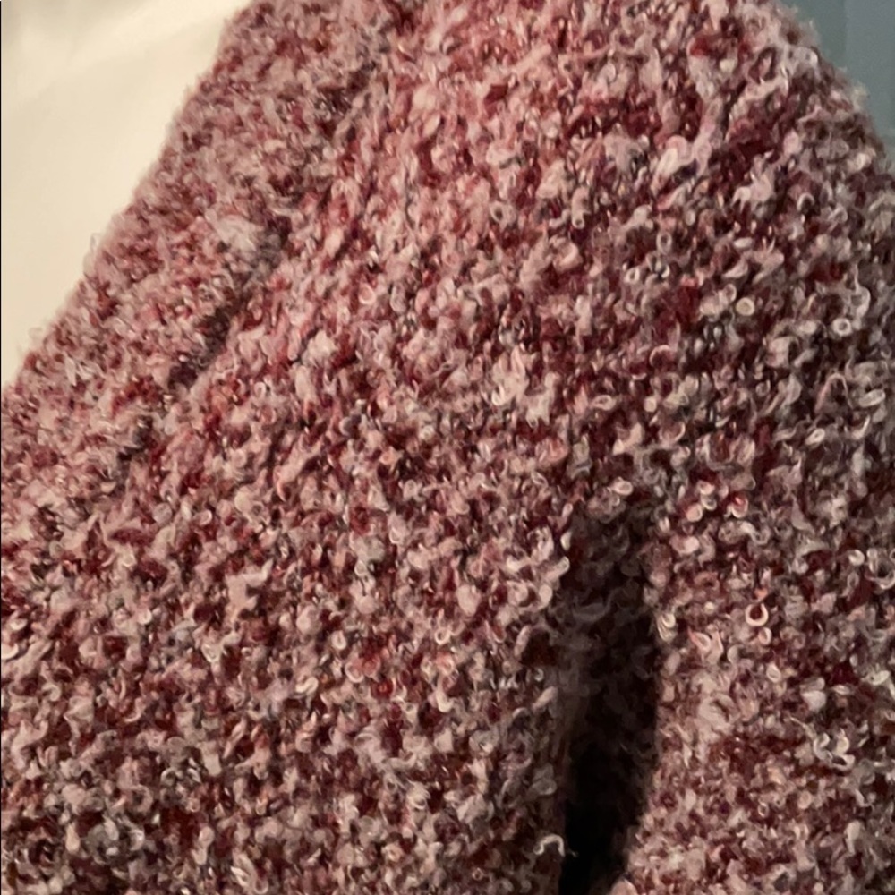 Urban Outfitters UO Oversized Fuzzy V-Neck Side Slit Sweater XS - Picture 4 of 10